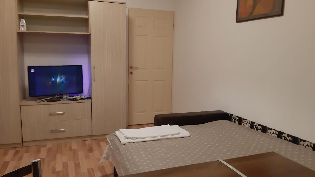 Studio Timpuri Noi 50 Bukarest Kültér fotó