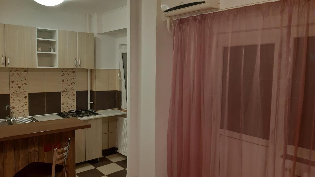 Studio Timpuri Noi 50 Bukarest Kültér fotó