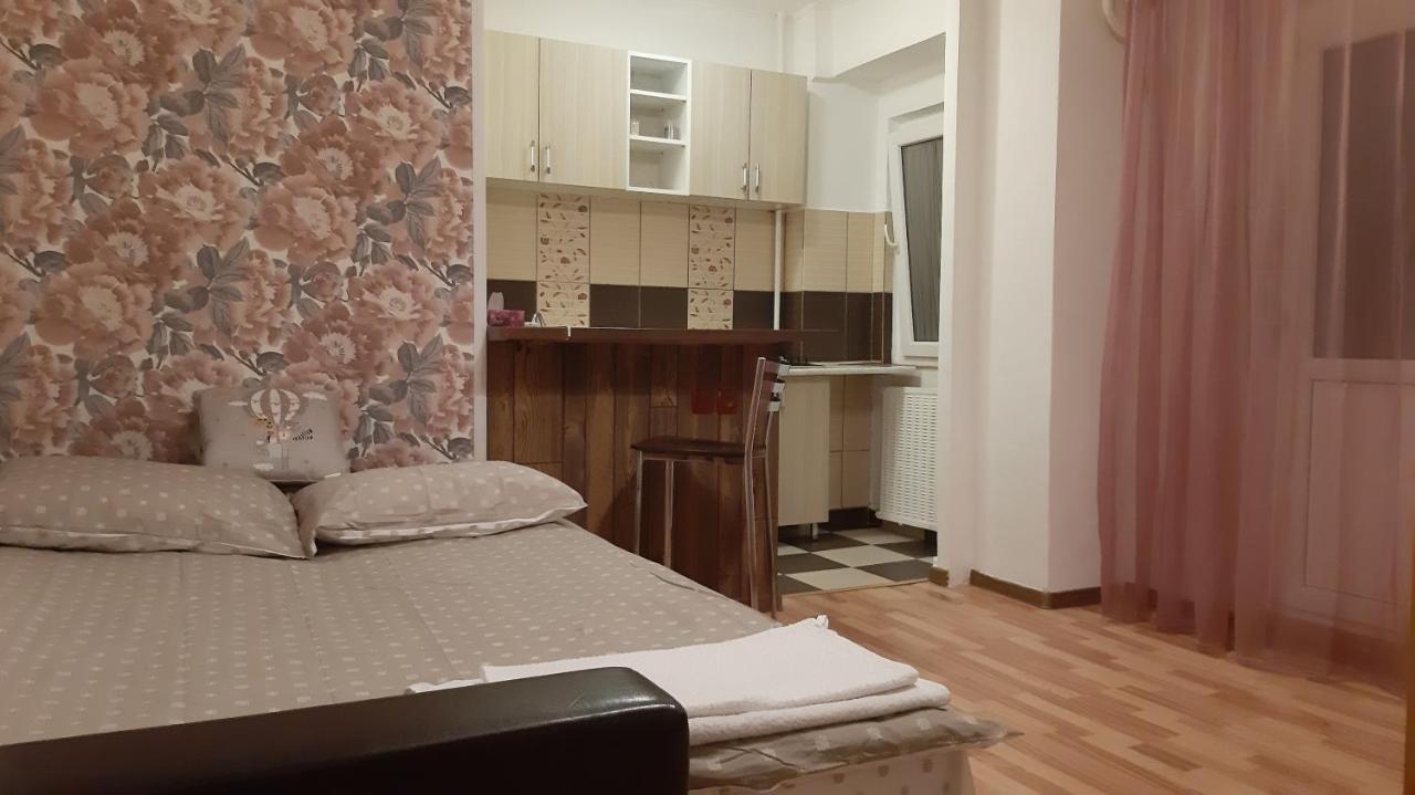 Studio Timpuri Noi 50 Bukarest Kültér fotó