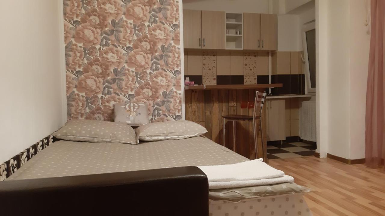 Studio Timpuri Noi 50 Bukarest Kültér fotó